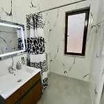 Keon Superb דירה *